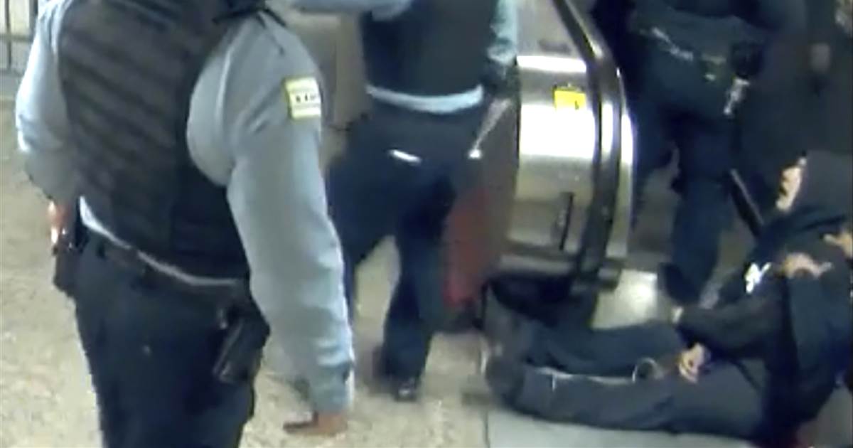 New video shows Chicago officer shooting subway rider in back