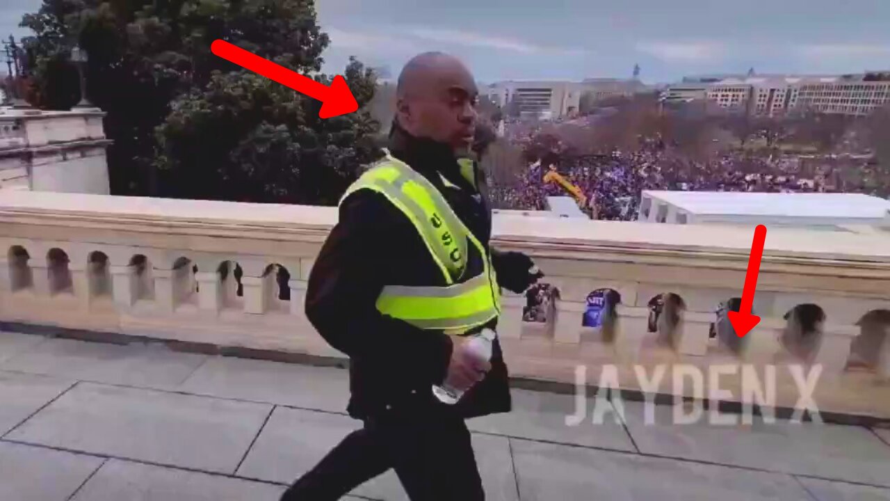 Antifa Hanging Out with DC Capitol Police Before Storming U.S. Senate Floors