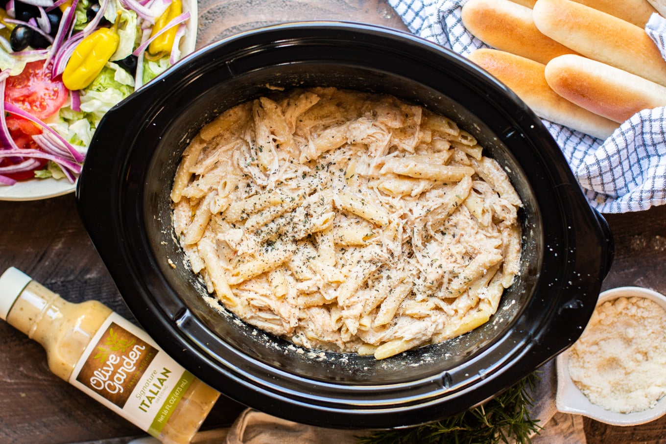 Slow Cooker Olive Garden Chicken Pasta - The Magical Slow Cooker